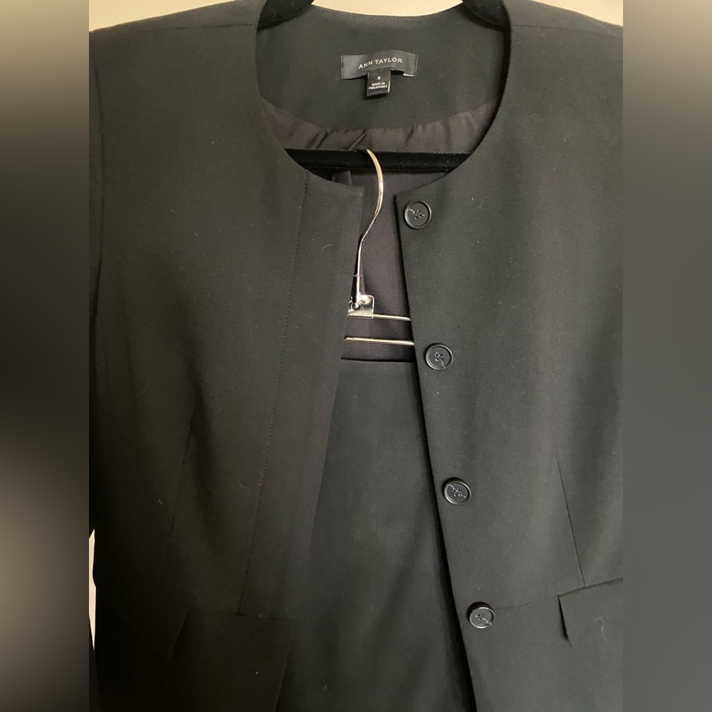 Ann Taylor Black Skirt Suit SET - Button-up Blazer and Matching Skirt - Picture 2 of 7